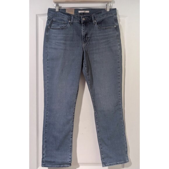Levi's | Classic Straight Fit Jeans In Medium Wash - Picture 6 of 16